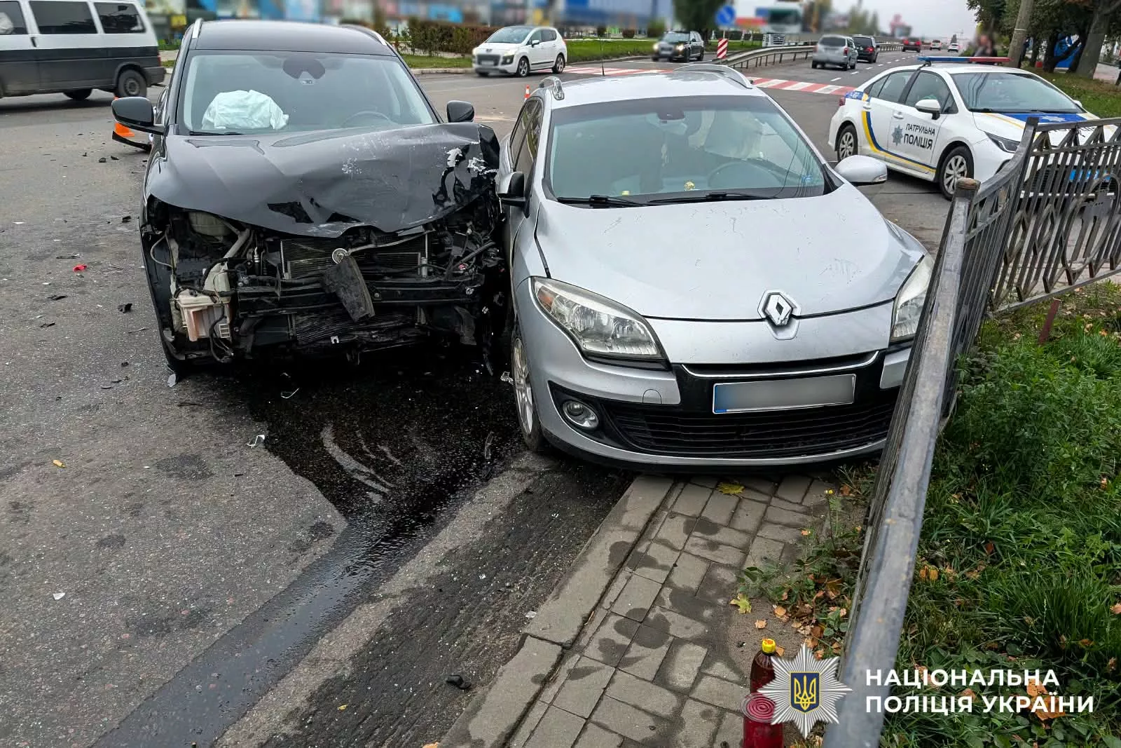 У Рівному зіткнулися два Renault: в автомобілях їхали п’ятеро дітей