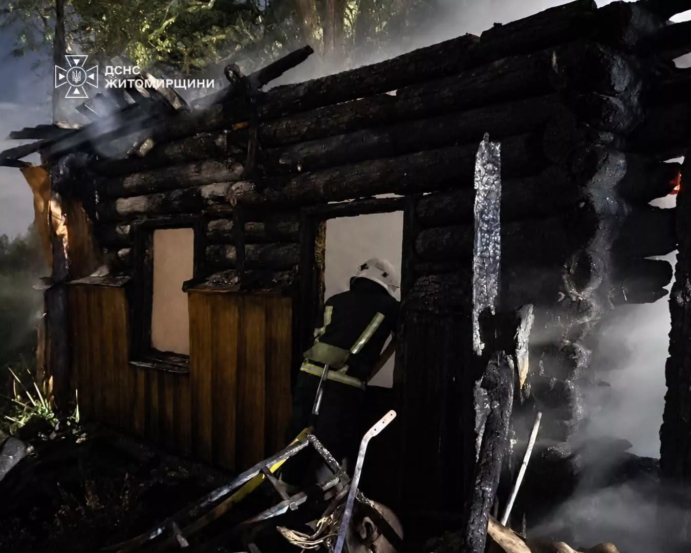 На Малинщині горів дерев’яний житловий будинок