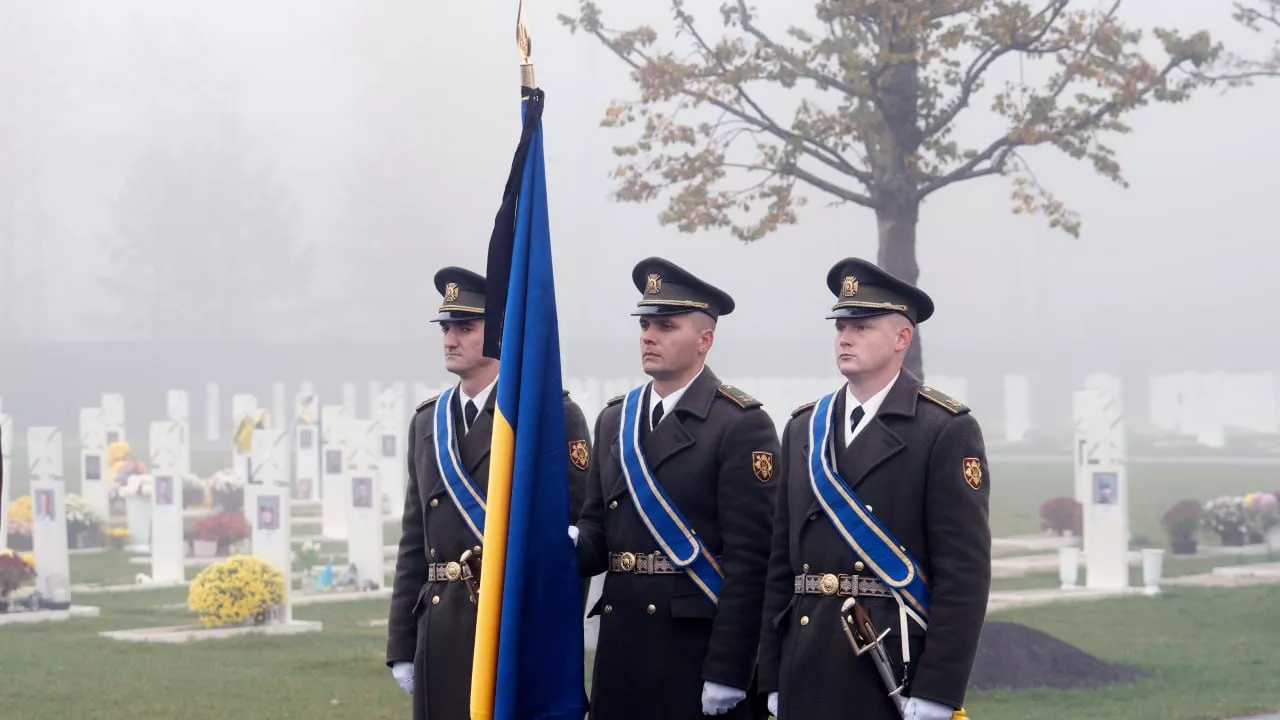 Віталій Бунечко взяв участь у похованні 17 невідомих захисників, 10 із них — із Житомирщин
