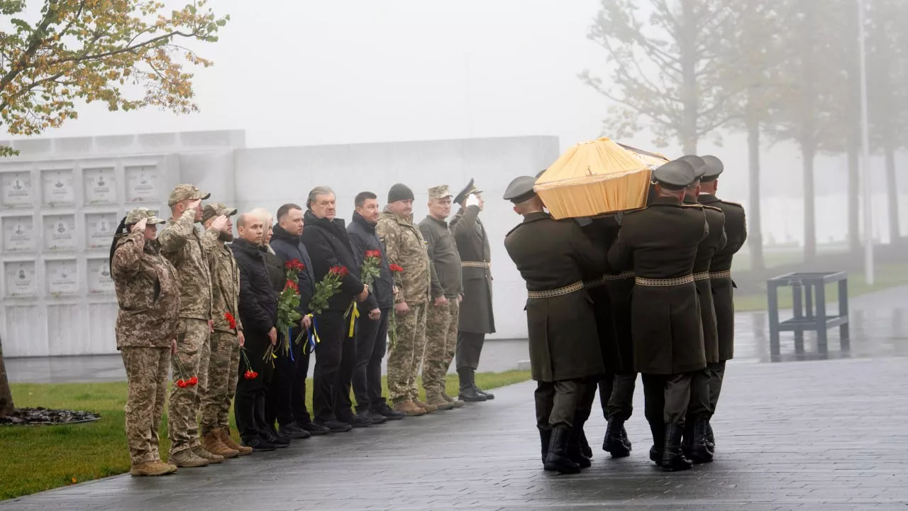 Віталій Бунечко взяв участь у похованні 17 невідомих захисників, 10 із них — із Житомирщин