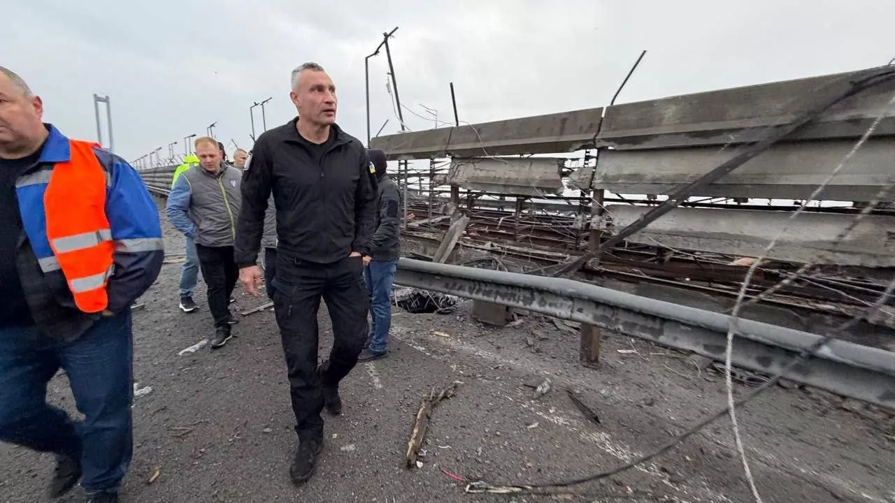 Коли відновлять зелену гілку метро через Південний міст у Києві