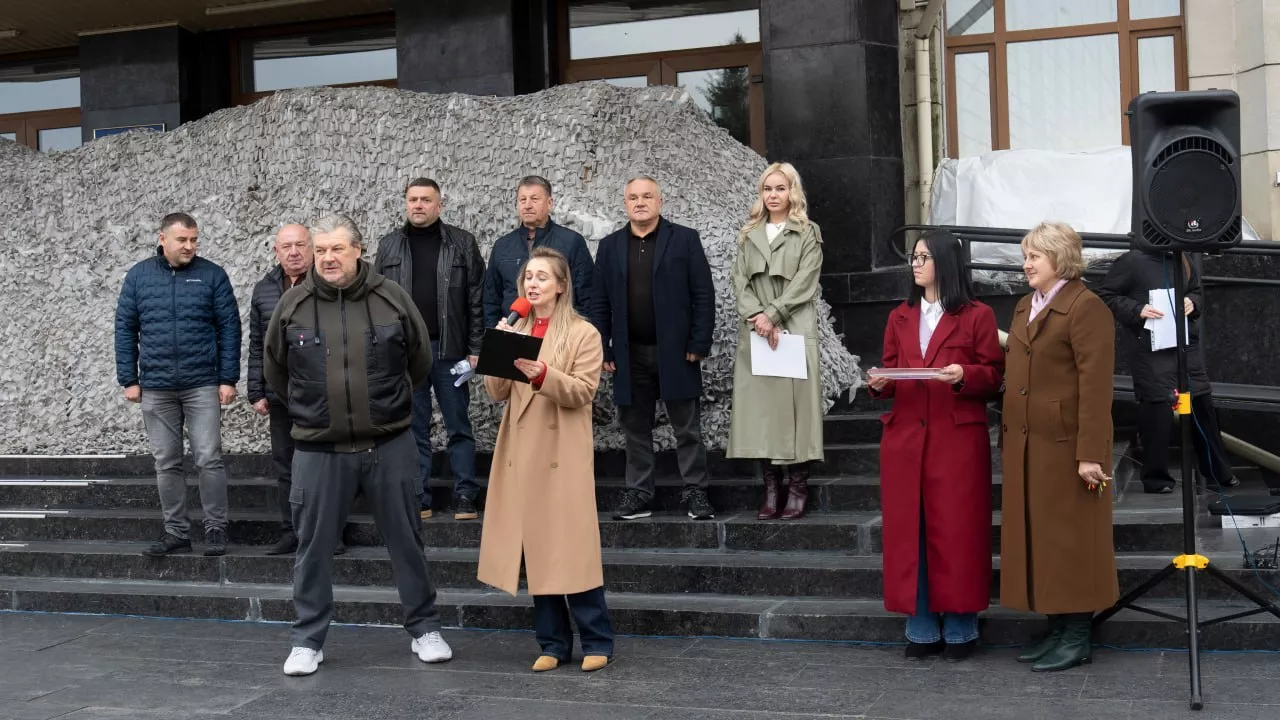 Нові шкільні автобуси на Житомирщині: куди поїде перша партія транспорту