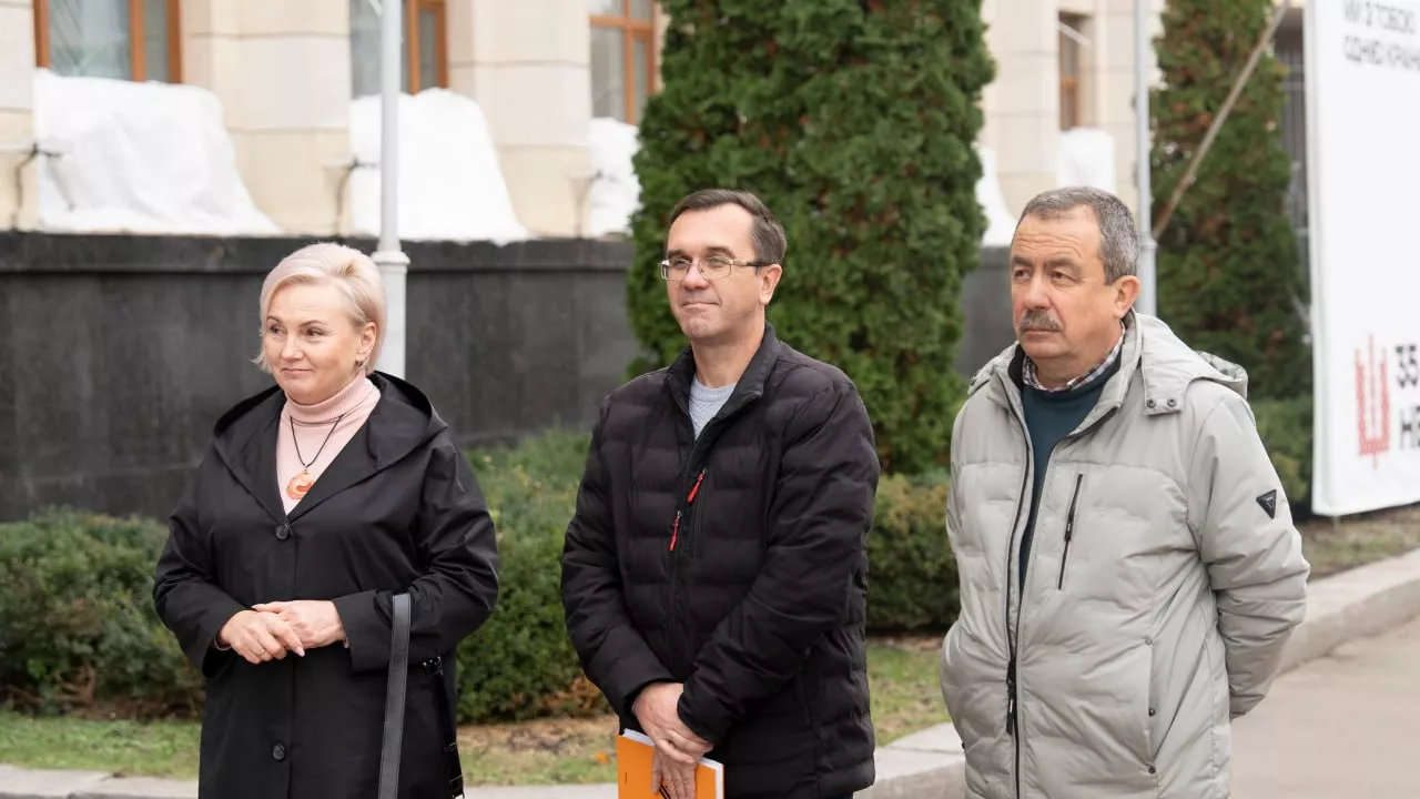 Нові шкільні автобуси на Житомирщині: куди поїде перша партія транспорту