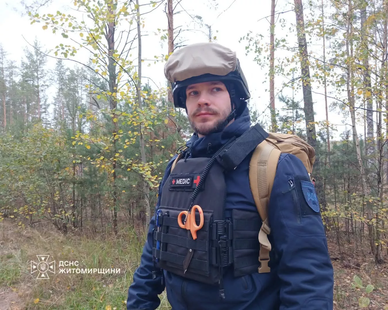 У лісах Малинської громади медики ДСНС супроводжують піротехніків під час розмінування