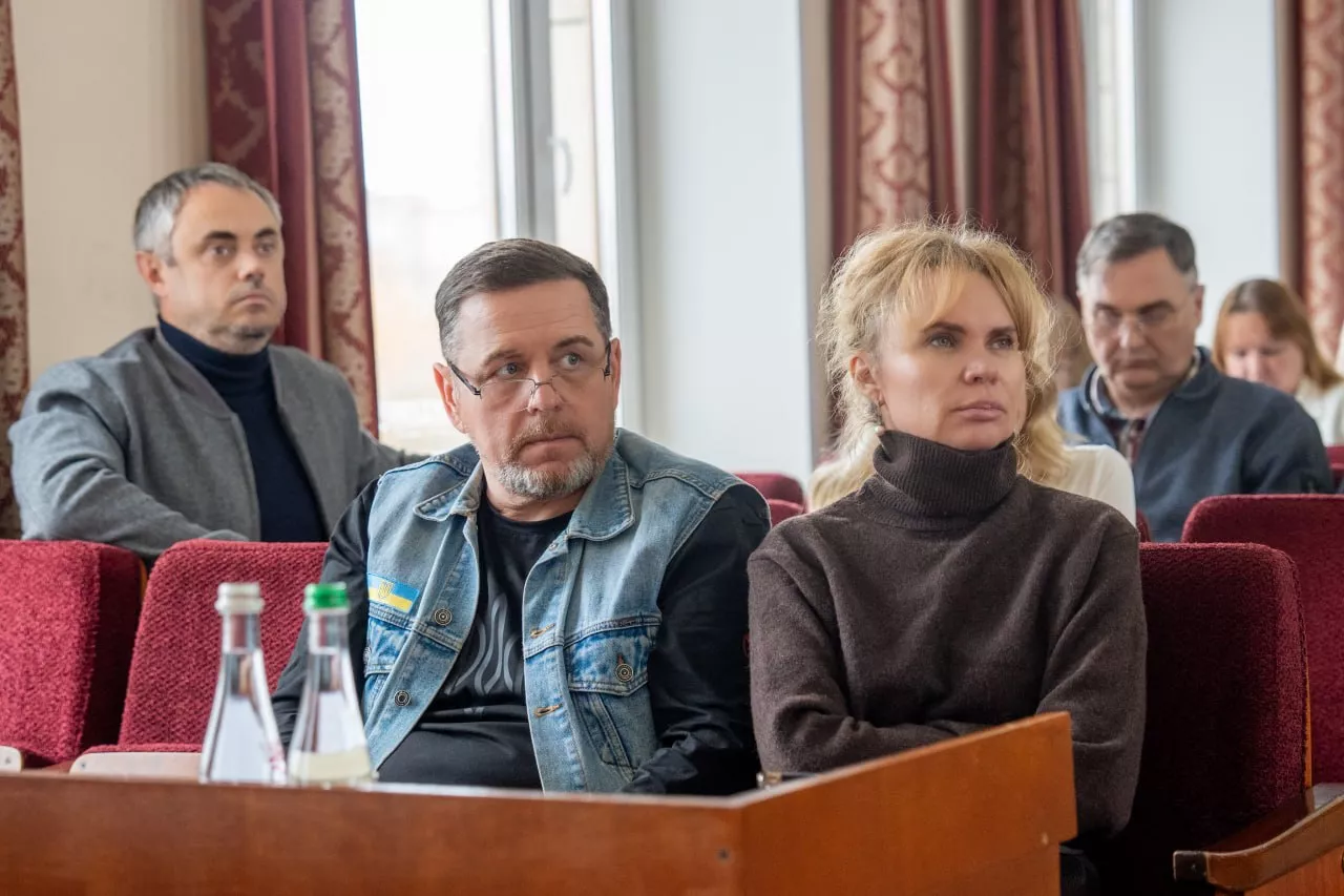 Підготовка до зими та зв'язок під час блекаутів: Бунечко провів розширену нараду з головами громад