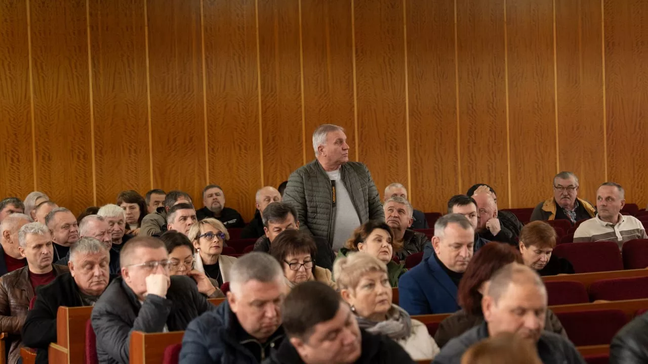 Підготовка до зими та зв'язок під час блекаутів: Бунечко провів розширену нараду з головами громад
