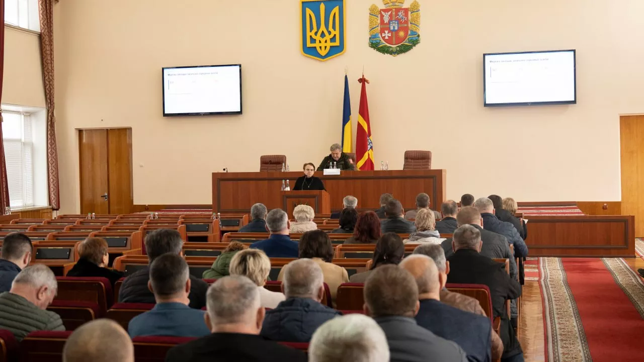 Підготовка до зими та зв'язок під час блекаутів: Бунечко провів розширену нараду з головами громад