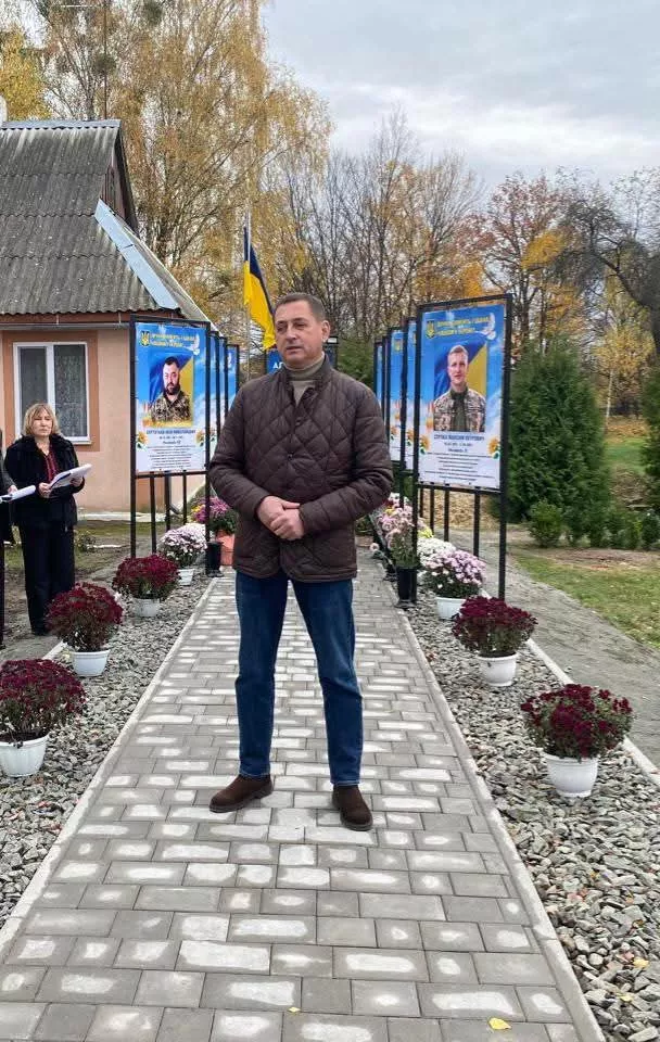 У Ємільчинській громаді відкрили Алею Слави на честь дев’ятьох полеглих Героїв
