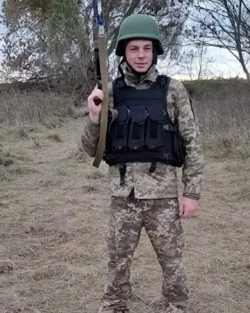 Більше двох років вважався зниклим безвісти: громада прощається з Героєм Романом Соболєвим