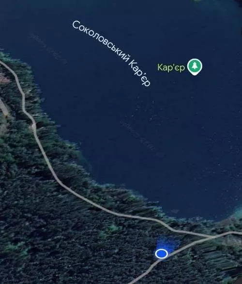 Бірюзова вода і скелі: затоплені кар'єри Житомирщини, куди варто поїхати на вихідні