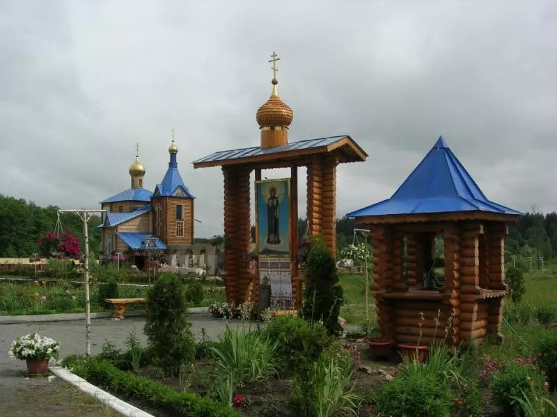 Жіночий монастир Афонської ікони Божої Матері в Кип’ячому: історія та святині