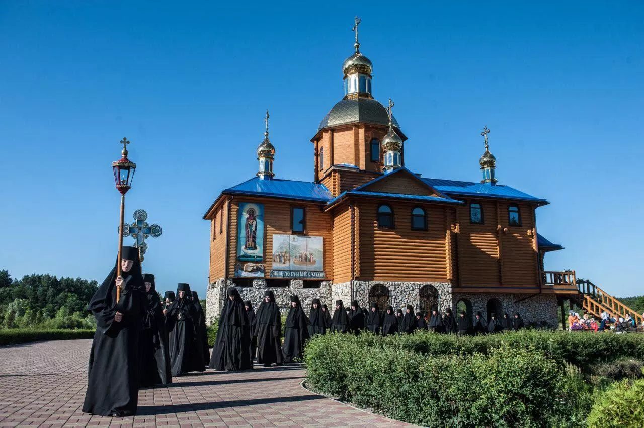 Жіночий монастир Афонської ікони Божої Матері в Кип’ячому: історія та святині