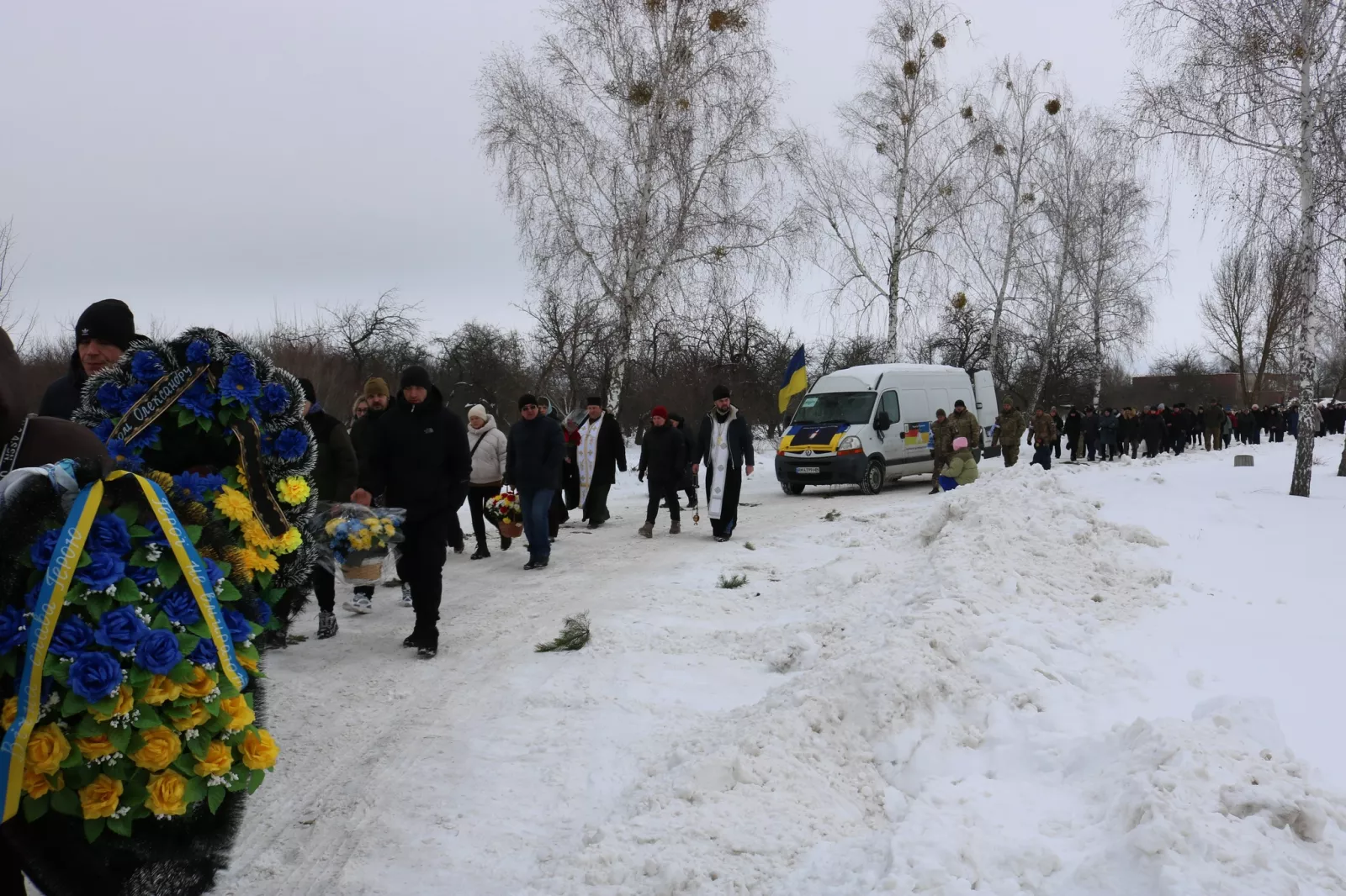 Радомишльська громада попрощалася з Героєм Олександром Бісиком