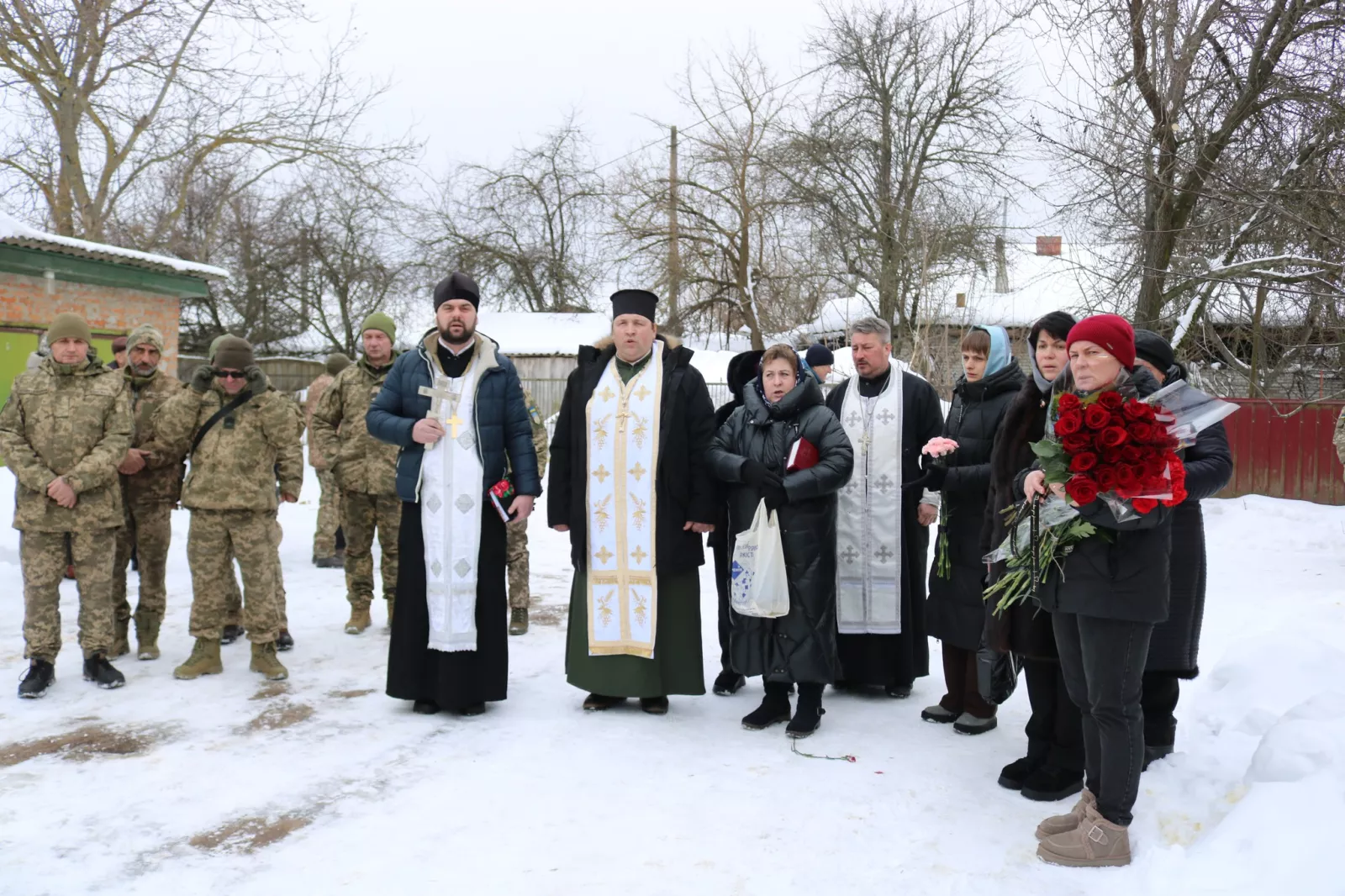 Радомишльська громада попрощалася з Героєм Олександром Бісиком