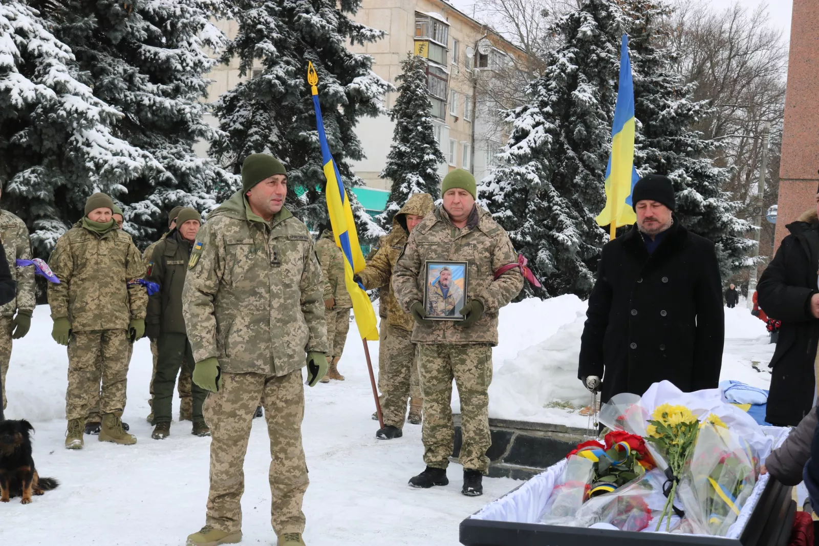 Радомишльська громада попрощалася з Героєм Юрієм Єфремовим, який загинув на фронті