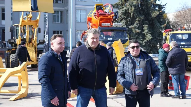 На Житомиирщині громади отримають сучасну спецтехніку за держкредитами та лізингом