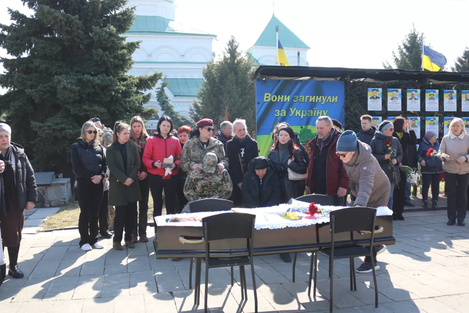 У Радомишлі попрощалися з воїном-розвідником Іллею Гомоляком