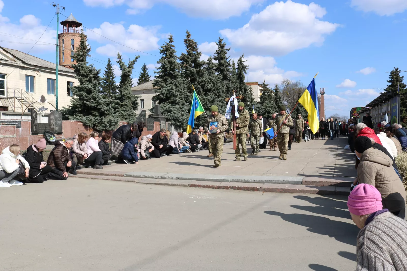 У Радомишлі попрощалися з воїном-розвідником Іллею Гомоляком