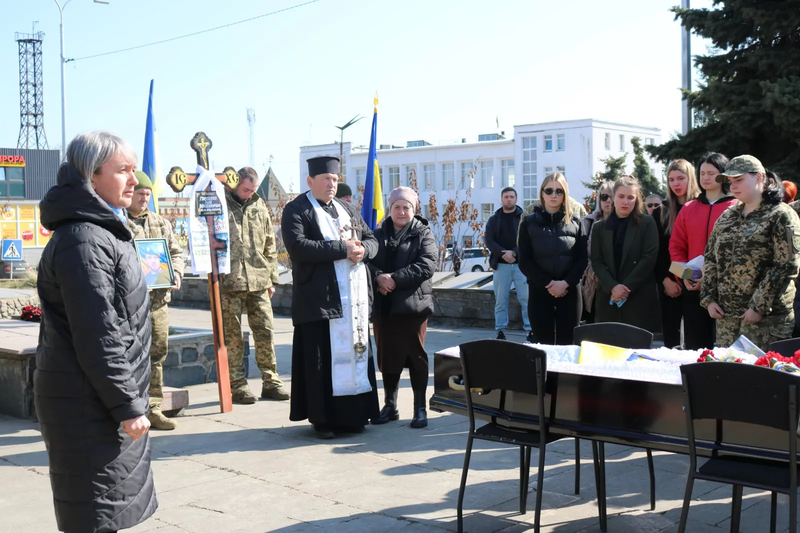 У Радомишлі попрощалися з воїном-розвідником Іллею Гомоляком
