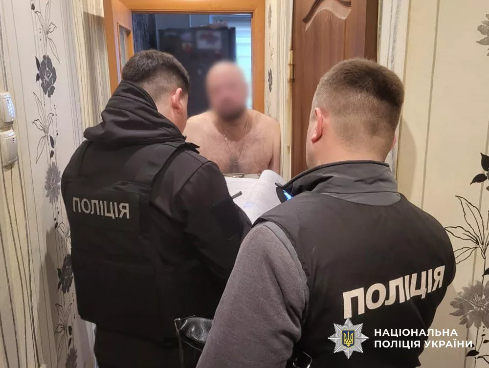 500 доларів за «відмазку»: у Житомирі лікарів викрили на схемі для ухилення від служби