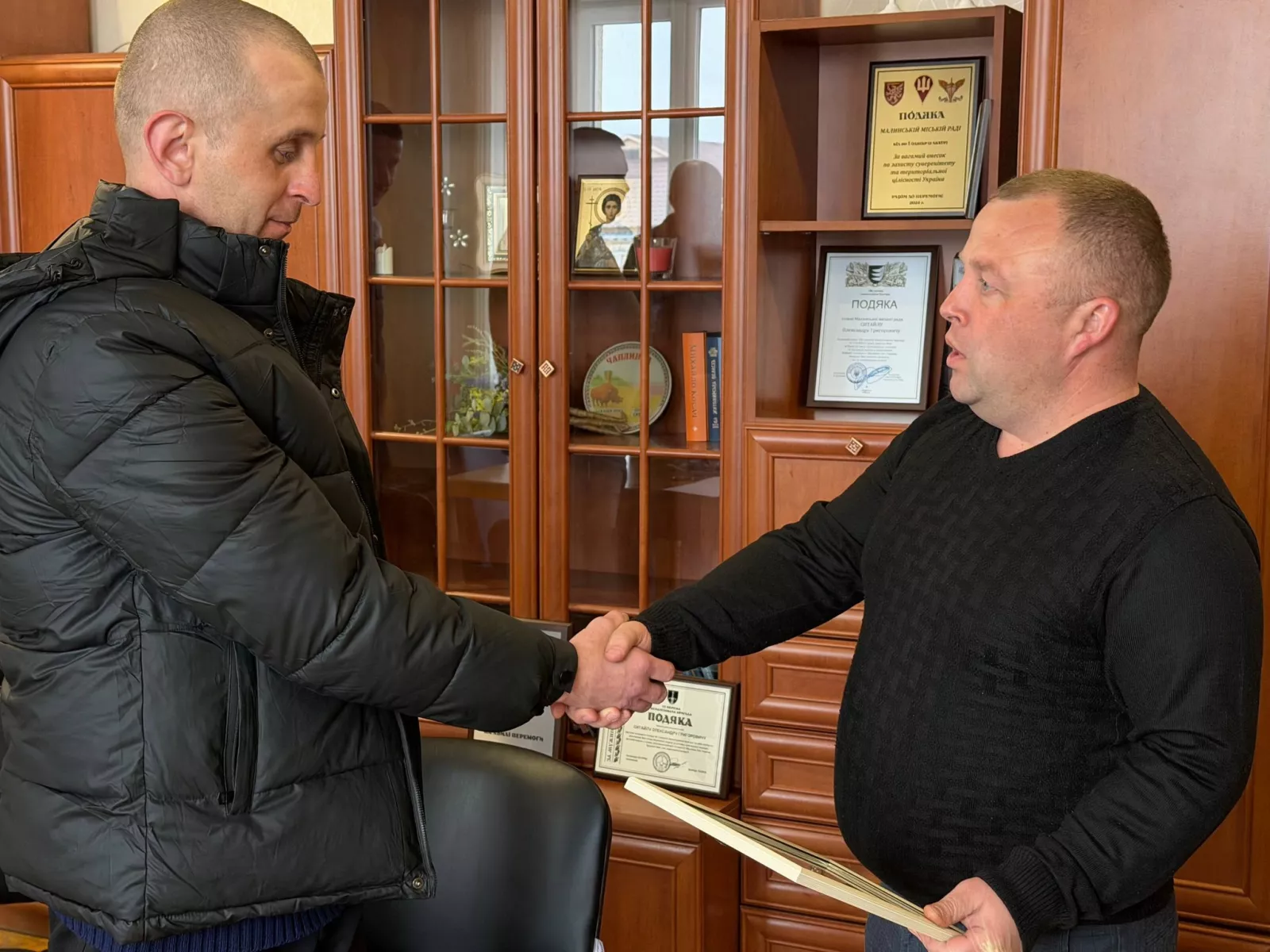 У Малинській громаді зустріли звільненого з полону Захисника Олександра Гаєвського