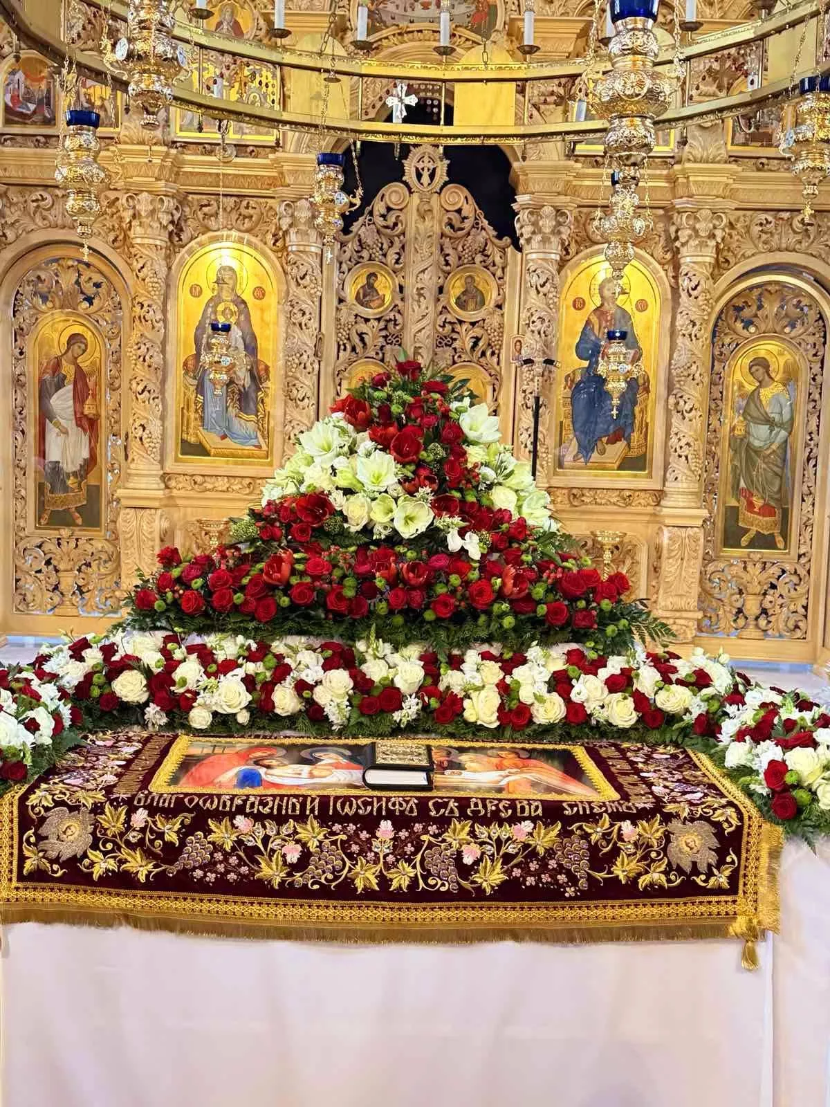 Жіночий монастир Афонської ікони Божої Матері в Кип’ячому: історія та святині