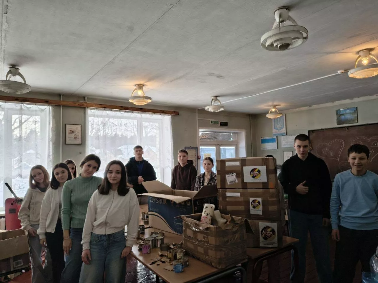 У Малинському ліцеї №4 зібрали 38 000 грн на потреби фронту і відкрили Дошку пам'яті загиблим випускникам