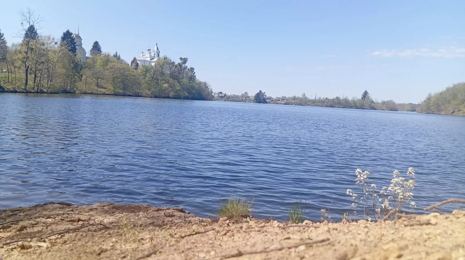 Тетерів від Денишів до Житомира: палац-привид, 115-річний млин і гранітний каньйон