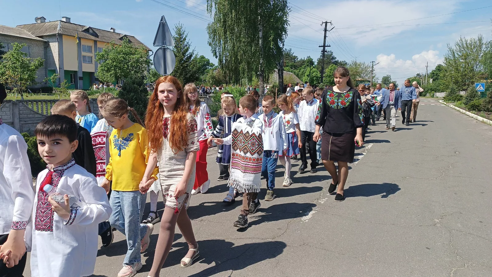 У Чоповицькій громаді відзначили День вишиванки патріотичною ходою 