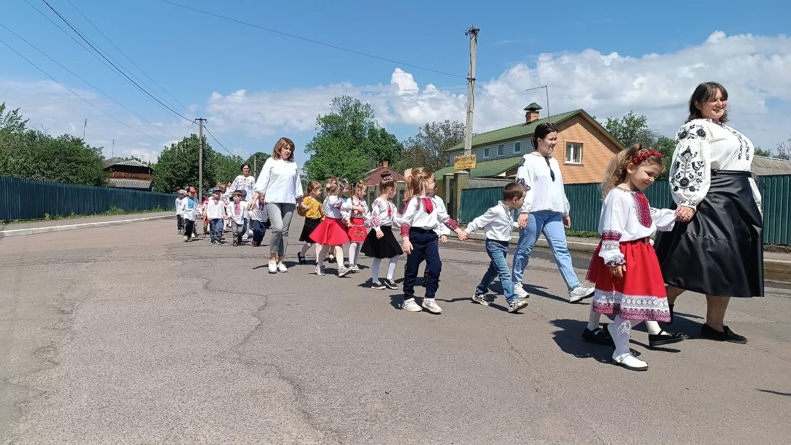 У Чоповицькій громаді відзначили День вишиванки патріотичною ходою 