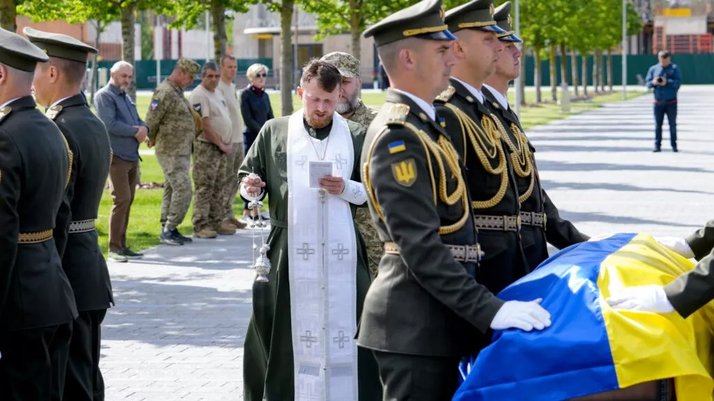 Віталій Бунечко долучився до церемонії поховання Героїв