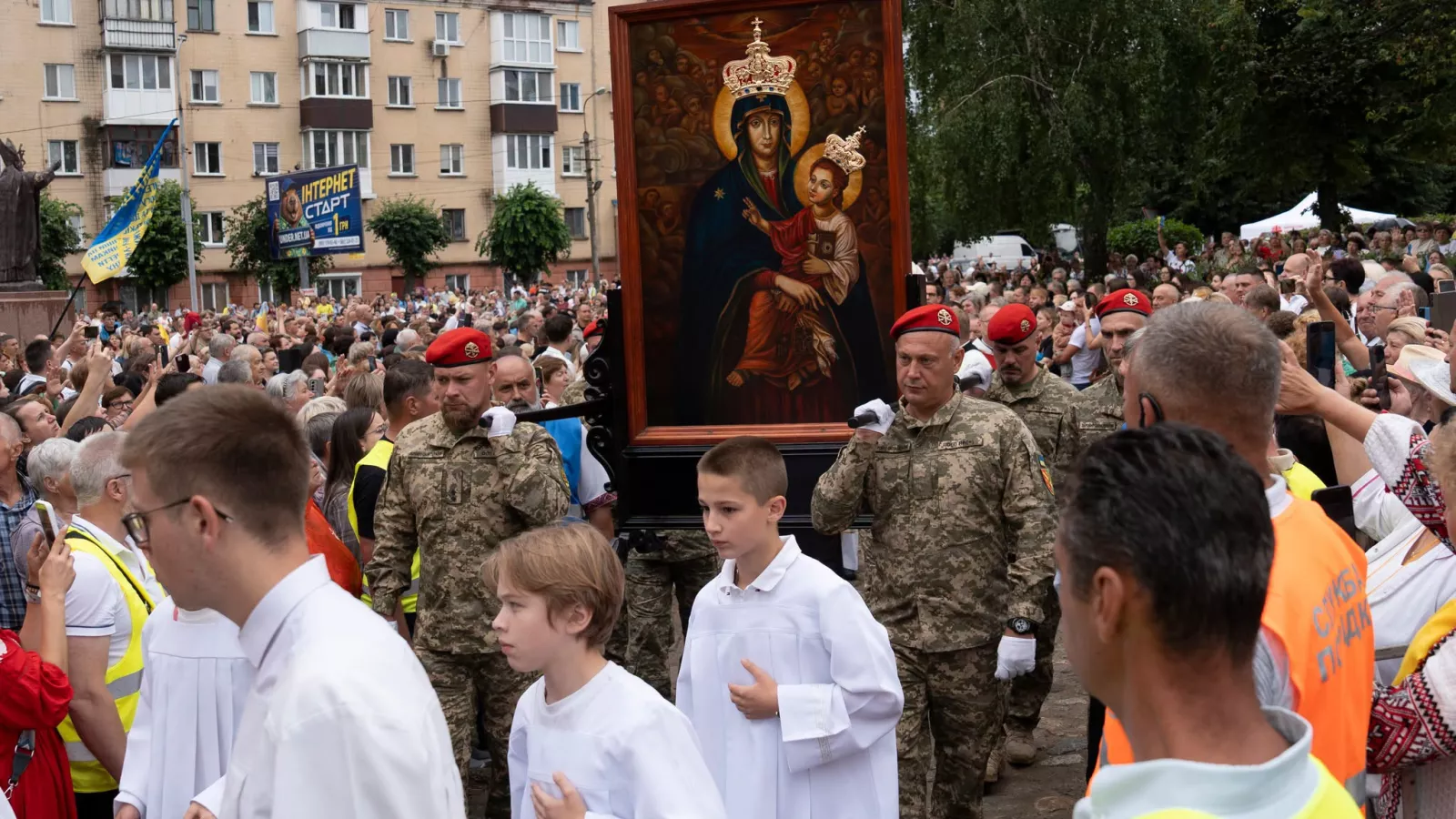 Близько 6 тисяч вірян зібралися у Бердичеві на відпустові урочистості