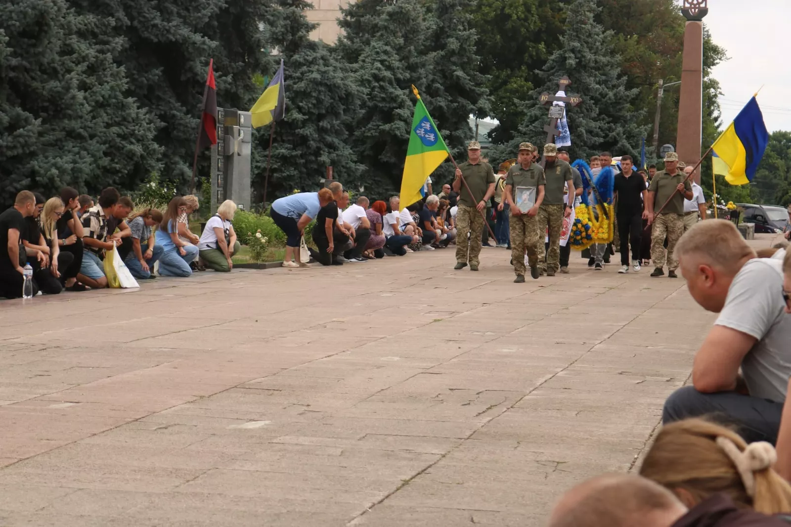 Радомишльська громада попрощалася із Захисником України Сергієм Поповичем