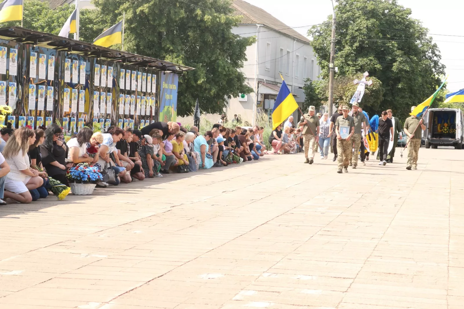 Радомишльська громада попрощалася із Захисником України Сергієм Поповичем