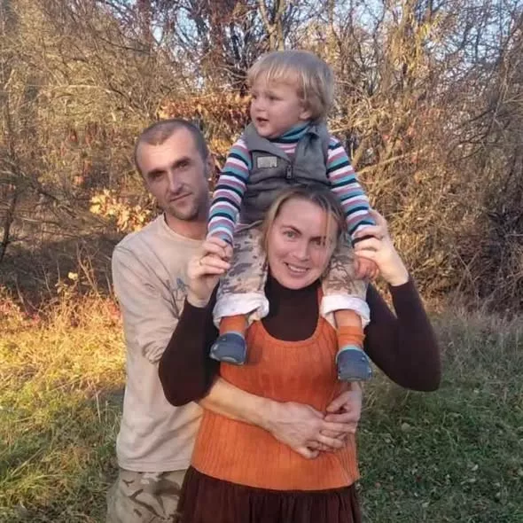 «Там вже гойдалка завалилася»: історія кохання, болю та незламності пам'яті Героя Олександра Марченка