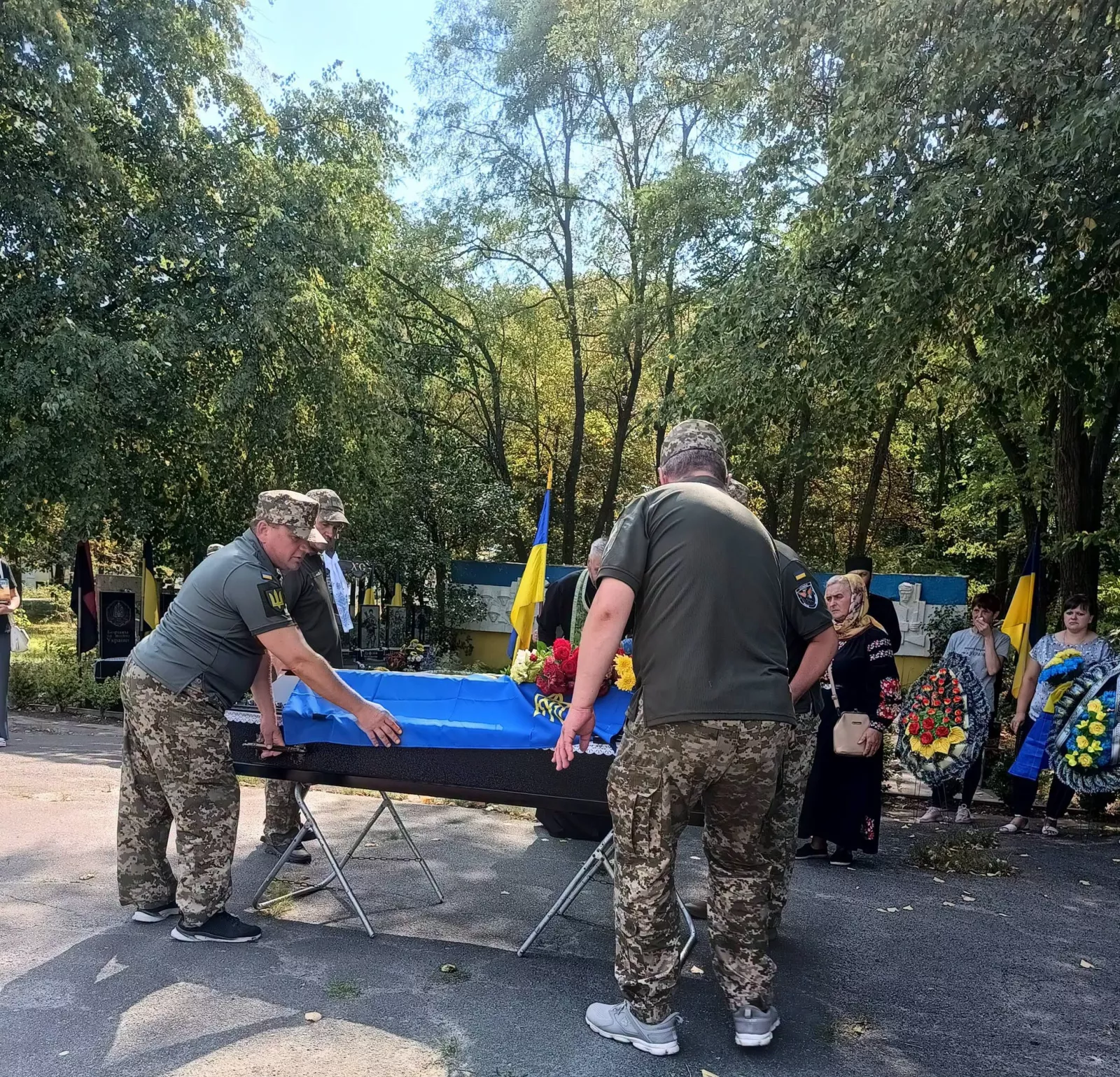 Вишевичі попрощалися із захисником Іваном Недашківським, який понад рік вважався зниклим безвісти