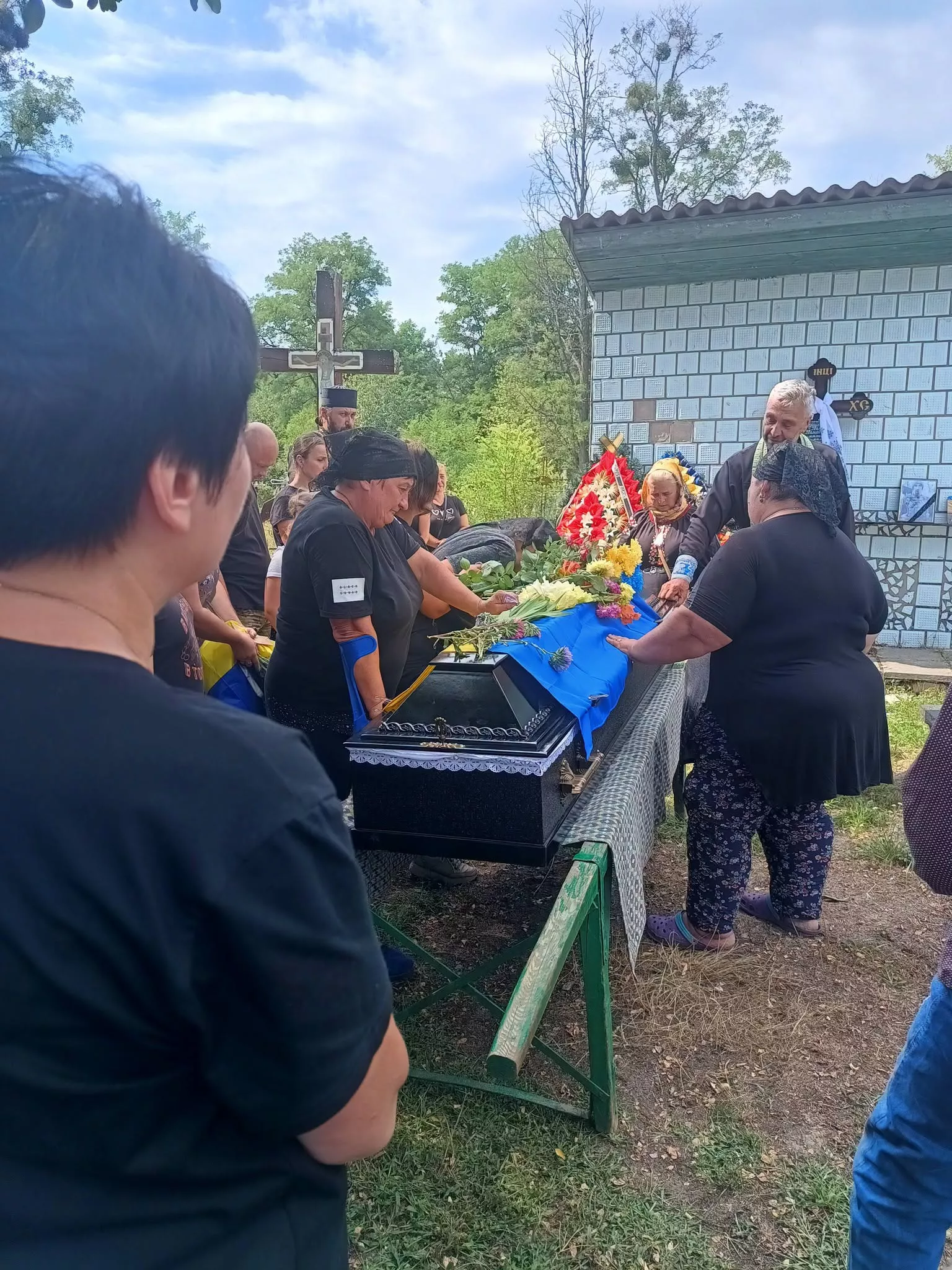 Вишевичі попрощалися із захисником Іваном Недашківським, який понад рік вважався зниклим безвісти