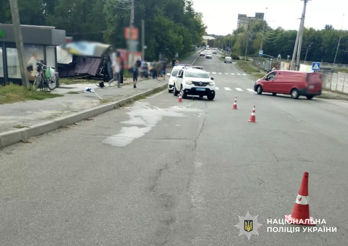 Влетів у будівлю магазину у Малині: поліція розпочала розслідування