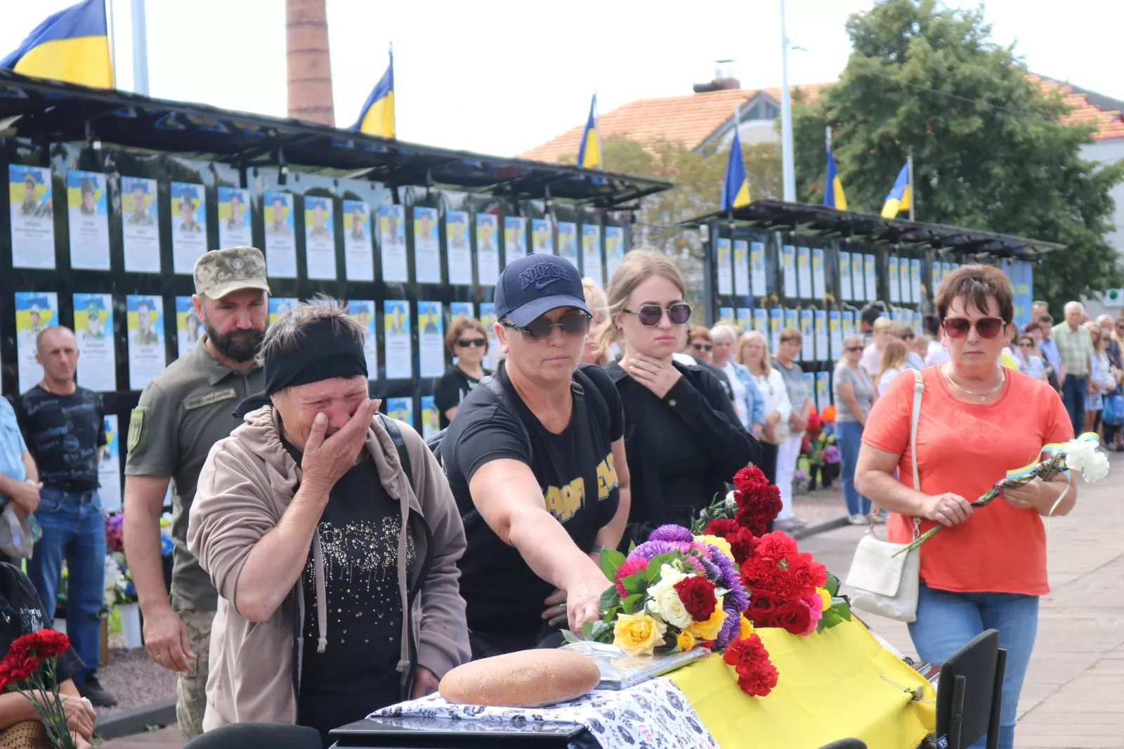 Віддав життя за Україну: Радомишль попрощався з Богданом Гудаченком