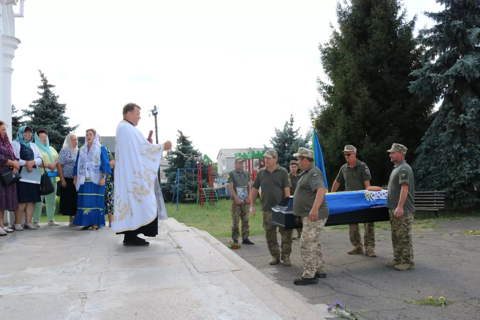 Віддав життя за Україну: Радомишль попрощався з Богданом Гудаченком