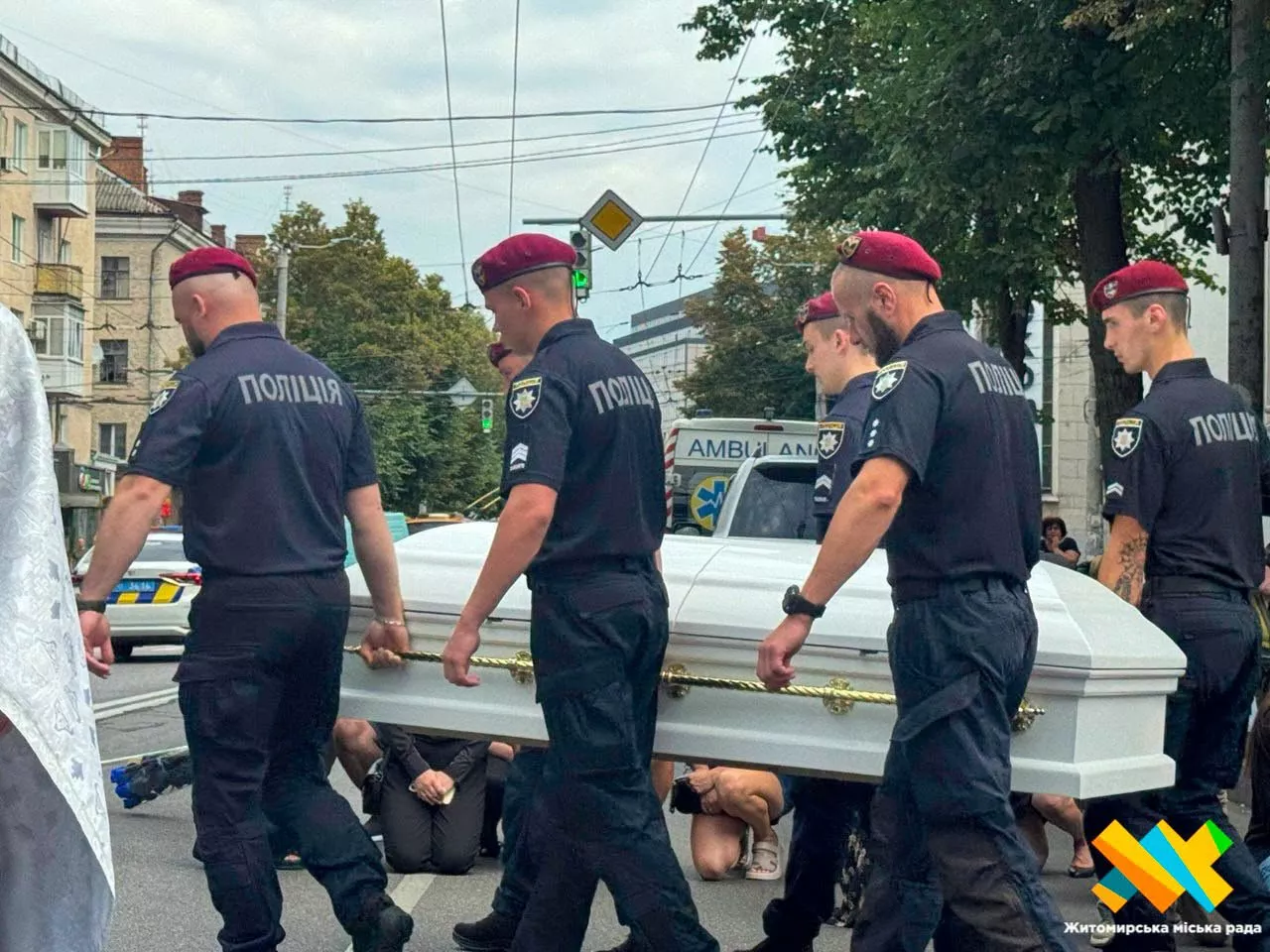 Житомир попрощався з трьома поліцейськими, які загинули внаслідок російської атаки