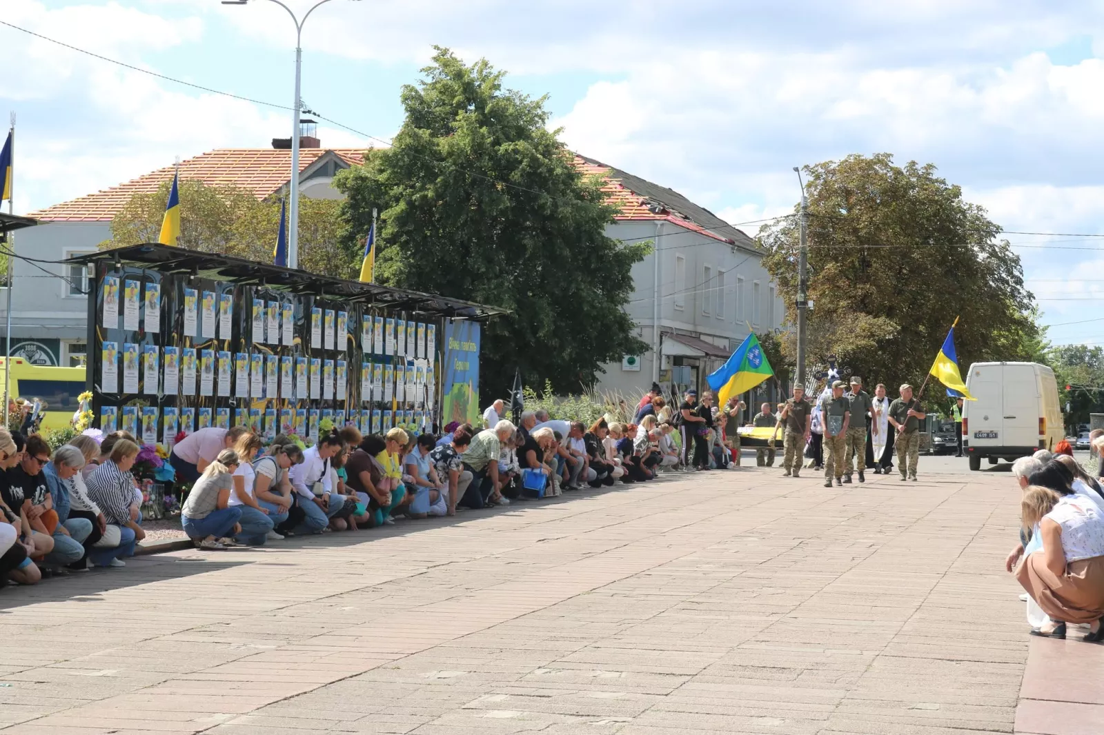 Віддав життя за Україну: Радомишль попрощався з Богданом Гудаченком
