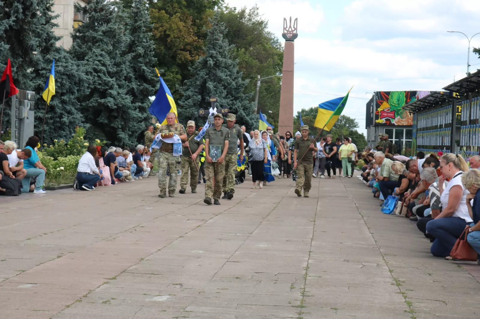 Віддав життя за Україну: Радомишль попрощався з Богданом Гудаченком