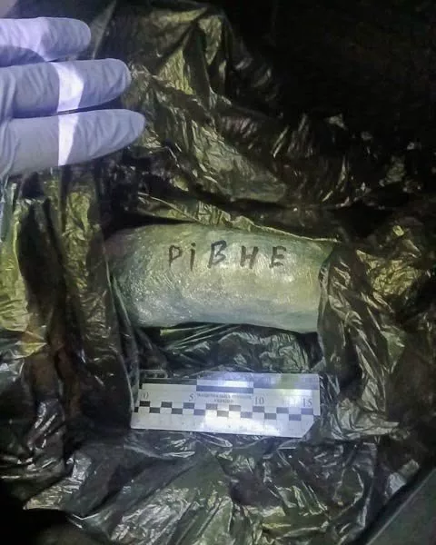 На Рівненщині судитимуть двох волинян, яких підозрюють у збуті наркотиків через «закладки»