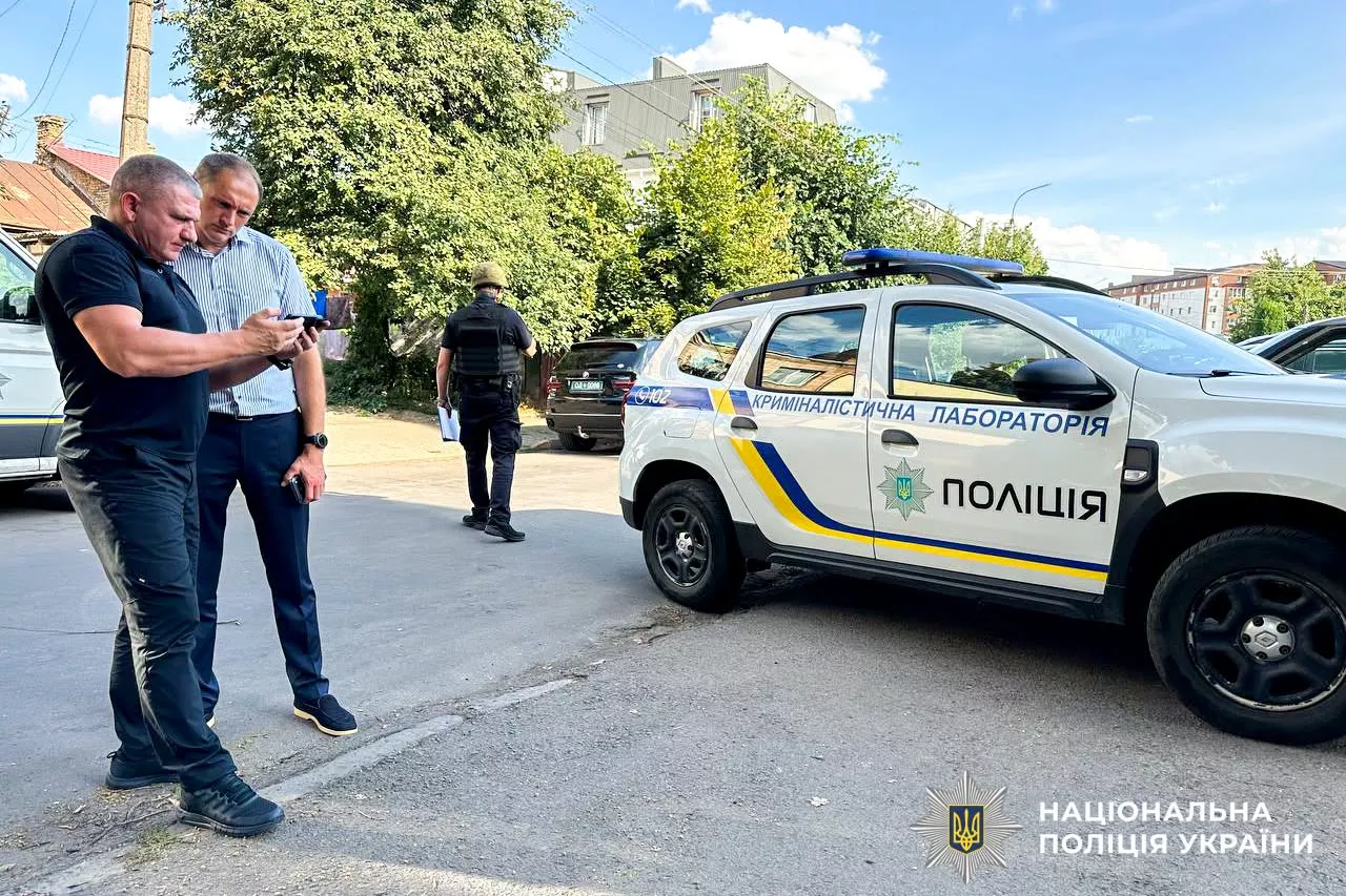 Теракт у райвідділі поліції Рівного: є загиблий та троє поранених