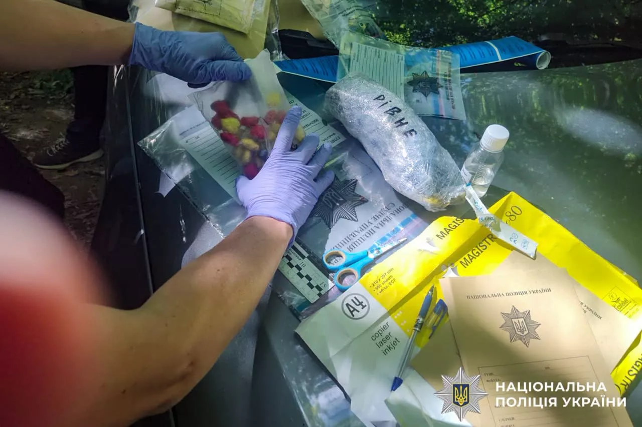 На Рівненщині судитимуть двох волинян, яких підозрюють у збуті наркотиків через «закладки»
