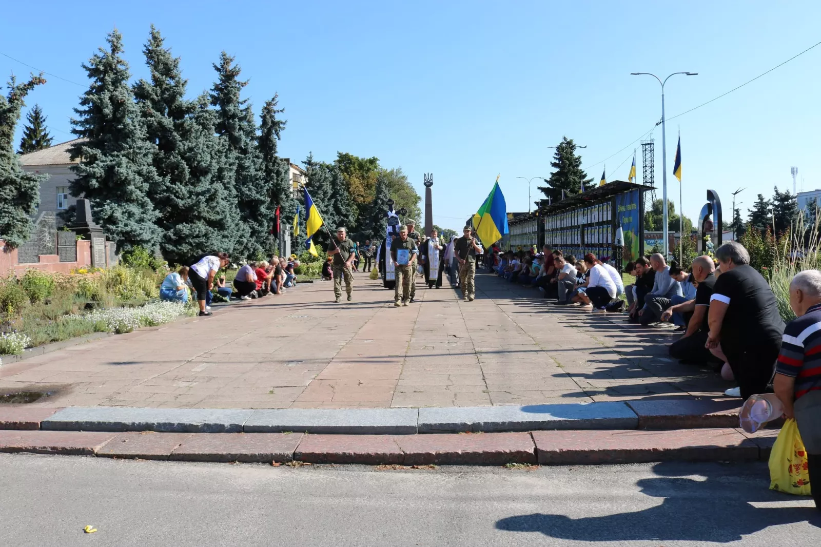 Радомишльщина попрощалася з 28-річним Захисником Олександром Зініним