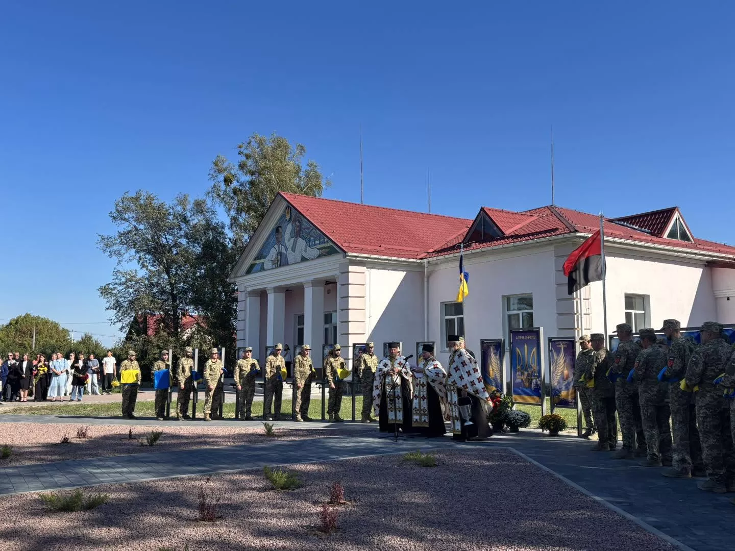 У Брусилівській громаді відкрили Алею Героїв на честь 20 захисників