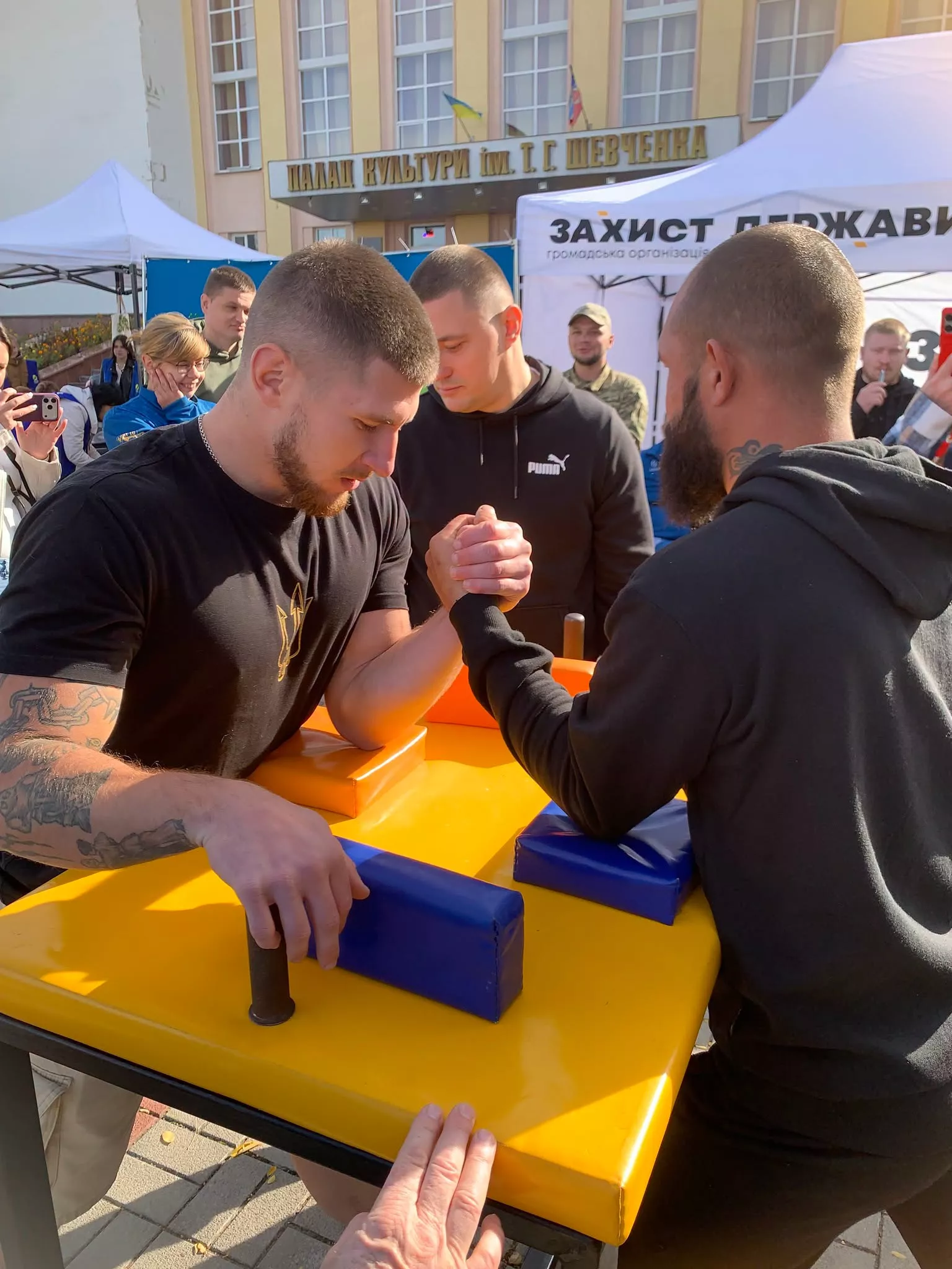 Ветерани з Чоповицької громади здобули призові місця на чемпіонаті з армрестлінгу в Коростені