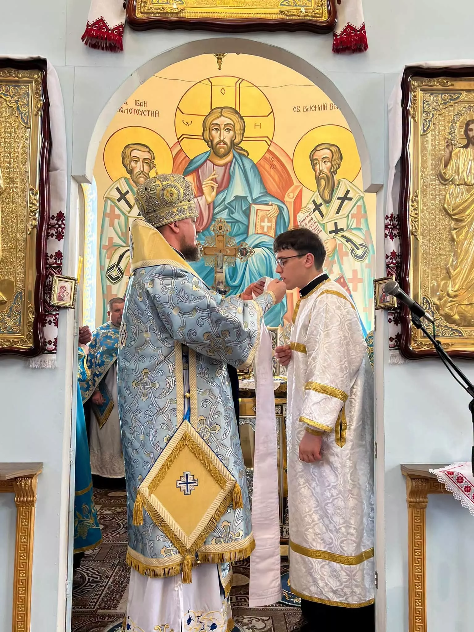 Єпископ Паїсій нагородив мера Малина та його заступників вищими церковними відзнаками